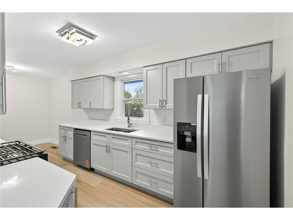 165 Sherrie Lane Woodbury MN 55125 6812376 image6