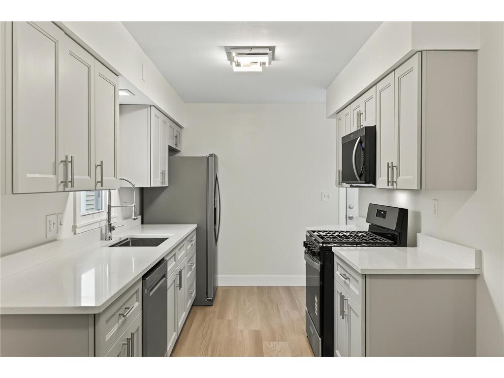 165 Sherrie Lane Woodbury MN 55125 6812376 image7