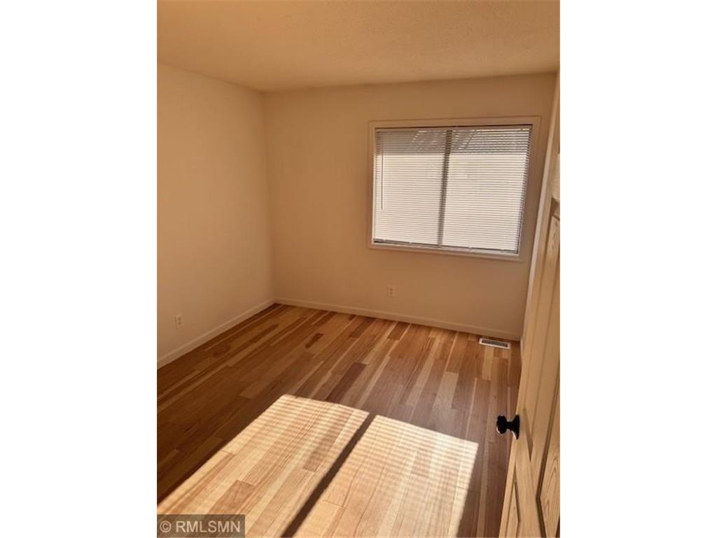1651 City View Drive #7 Eagan MN 55121 7060296 image10