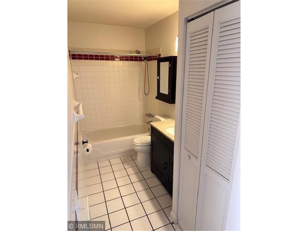 1651 City View Drive #7 Eagan MN 55121 7060296 image5