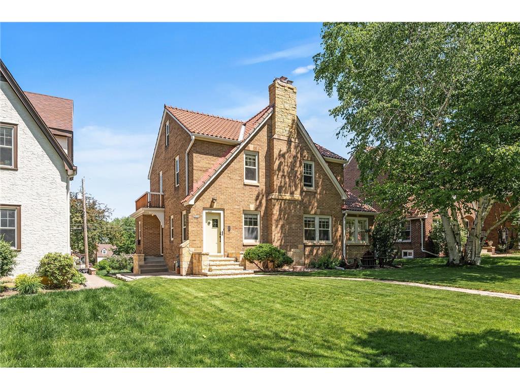 1651 Highland Parkway Saint Paul MN 55116 6696612 image1