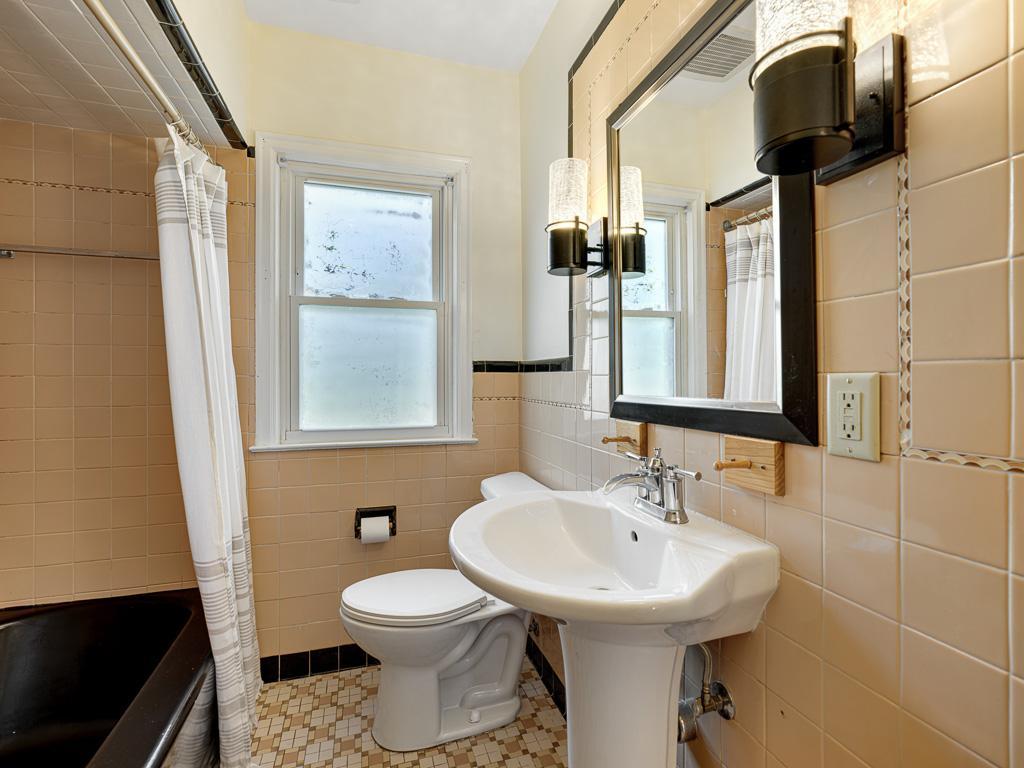 1651 Washburn Avenue N Minneapolis MN 55411 7047137 image14