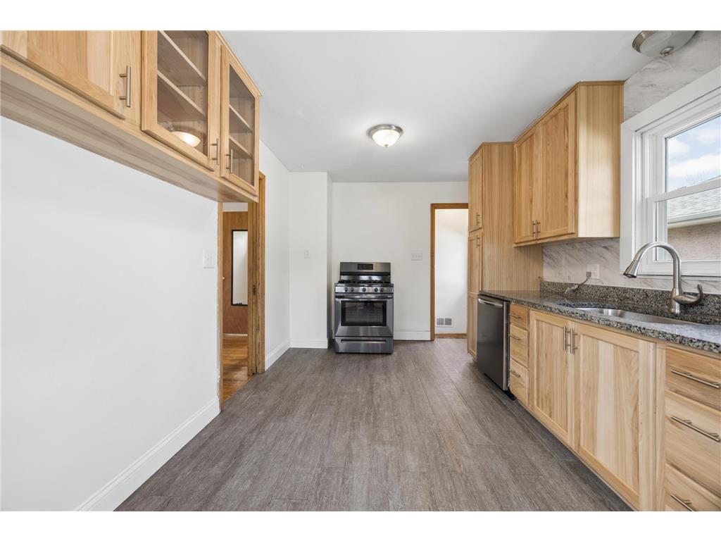 1652 Atlantic Street Saint Paul MN 55106 7076338 image11