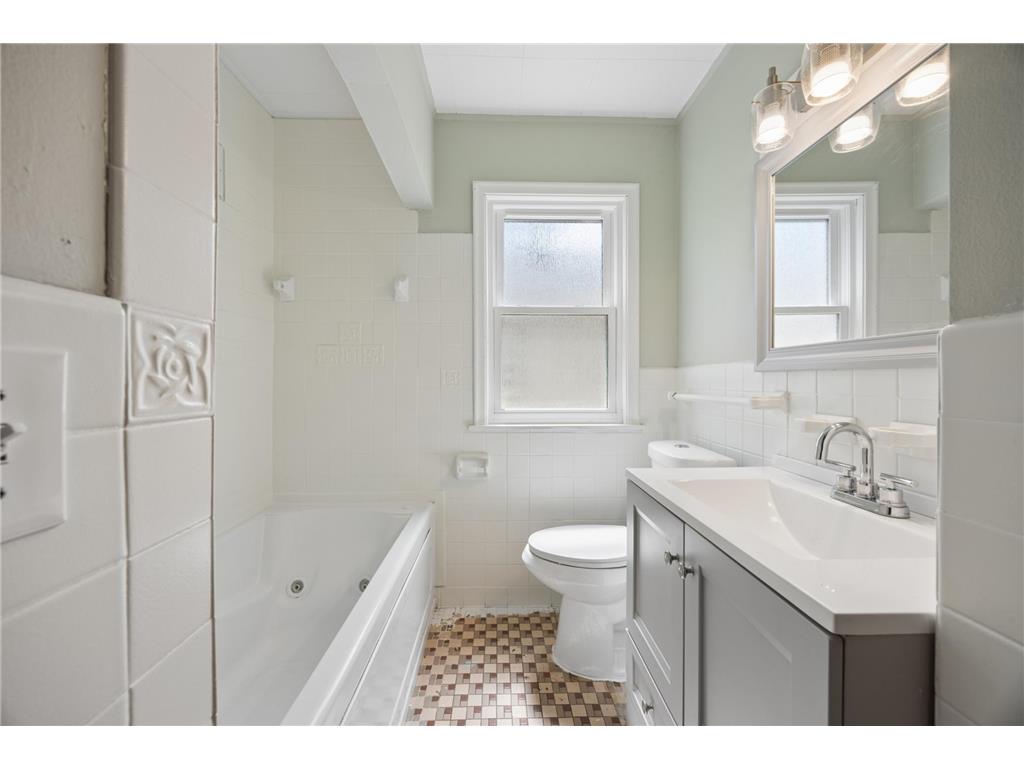1652 Atlantic Street Saint Paul MN 55106 7076338 image14