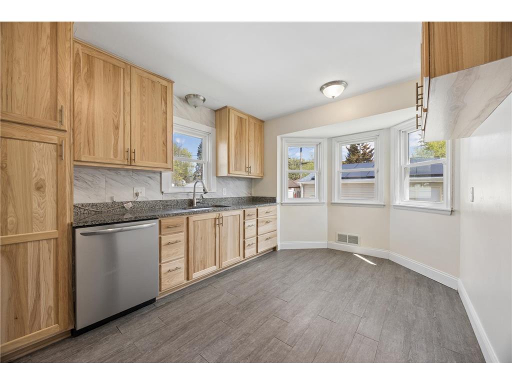 1652 Atlantic Street Saint Paul MN 55106 7076338 image9