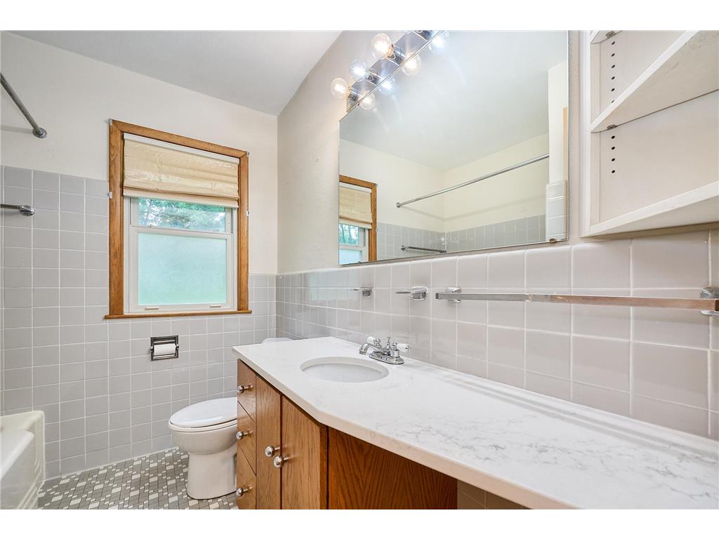 16525 Tonkaway Road Minnetonka MN 55345 7105614 image14