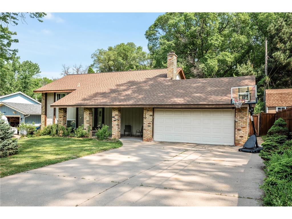 1653 Briardale Road NE Fridley MN 55432 6721760 image1