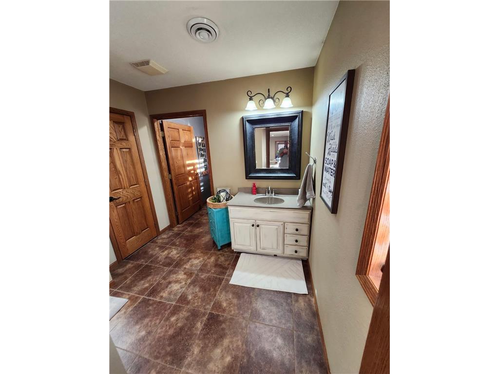 1653 Edgewater Drive Lake Benton Twp MN 56149 - Benton 7023294 image16