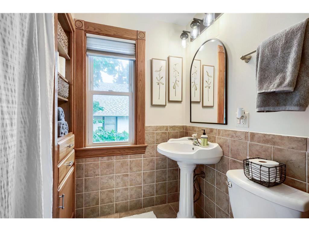 1654 Concordia Avenue Saint Paul MN 55104 7089722 image16