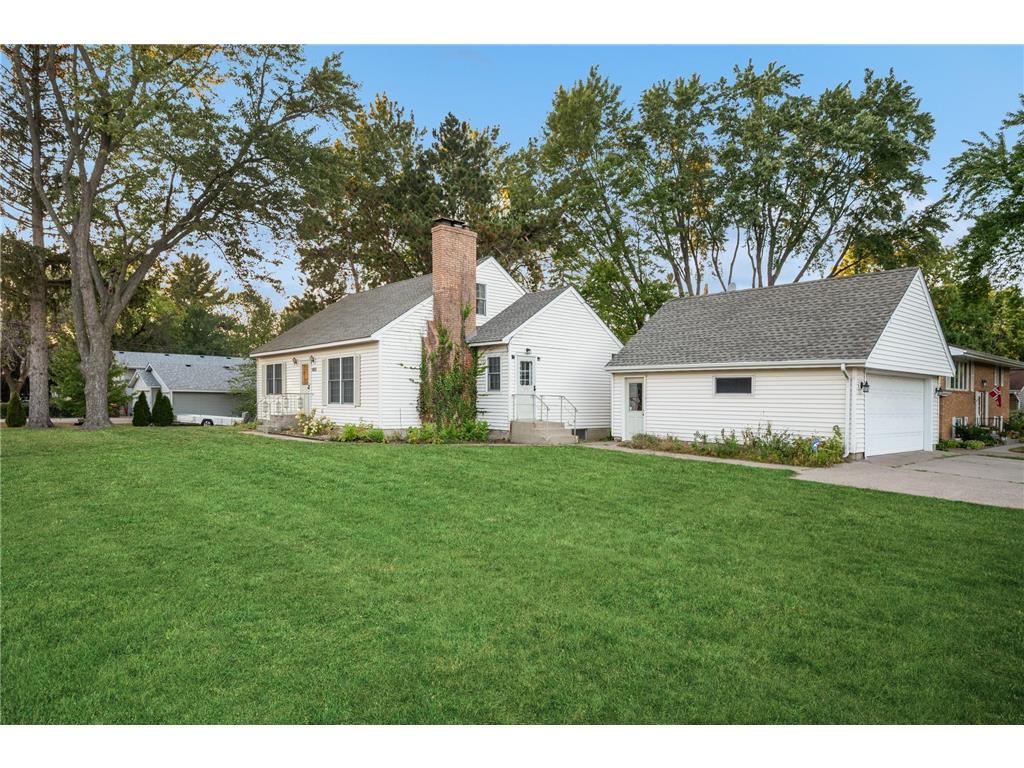 1655 Birch Lake Avenue White Bear Lake MN 55110 6432638 image1