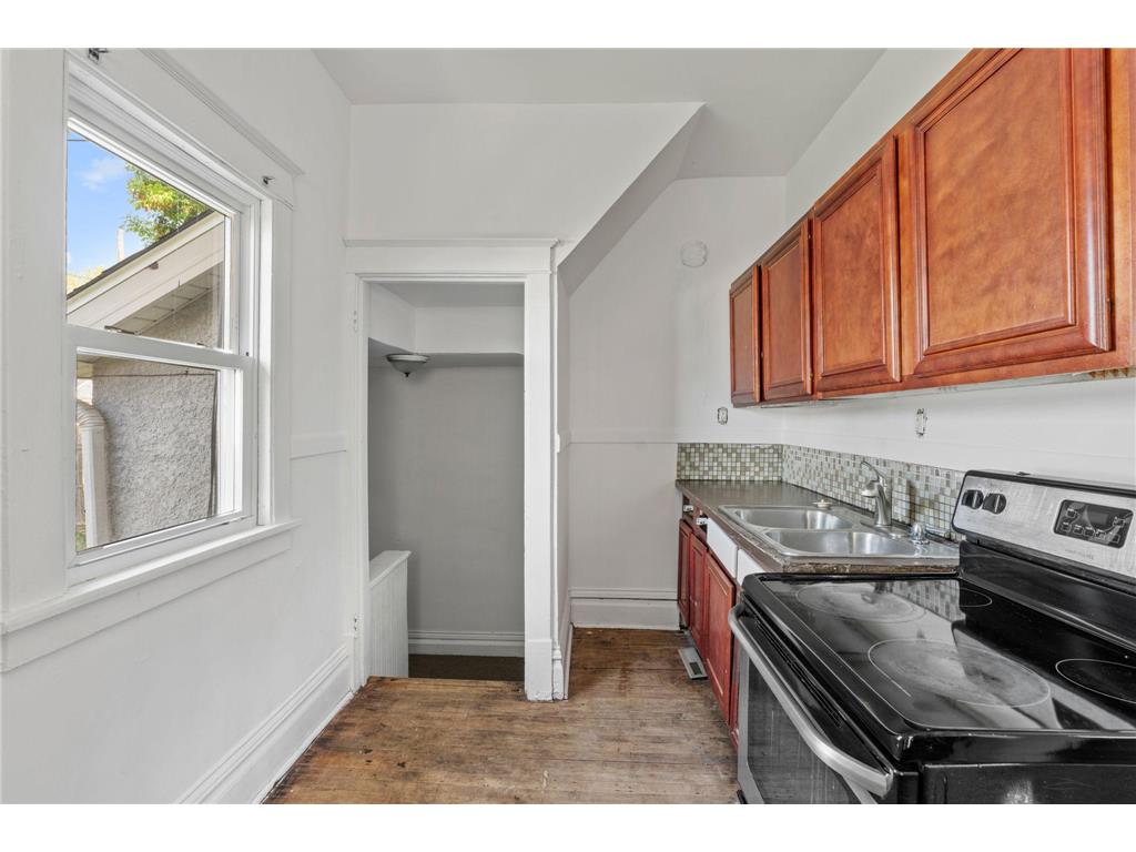 1655 Sheridan Avenue N Minneapolis MN 55411 7069015 image13