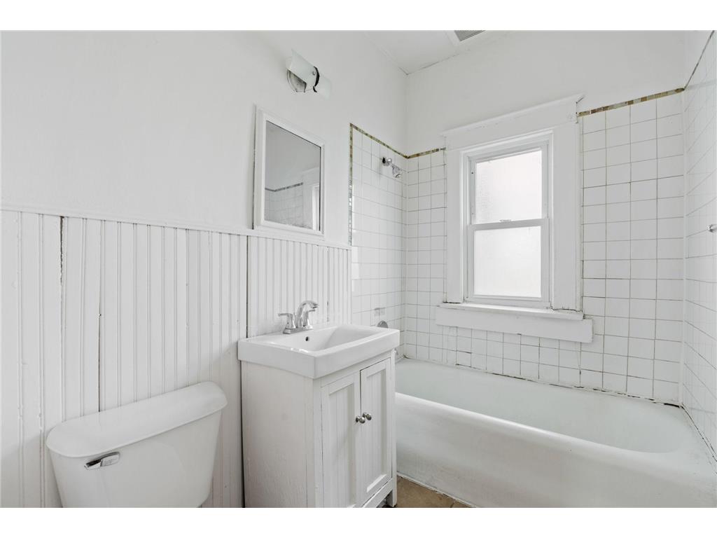 1655 Sheridan Avenue N Minneapolis MN 55411 7069015 image18