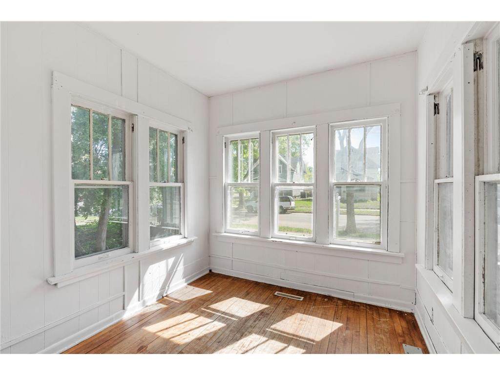 1655 Sheridan Avenue N Minneapolis MN 55411 7069015 image7