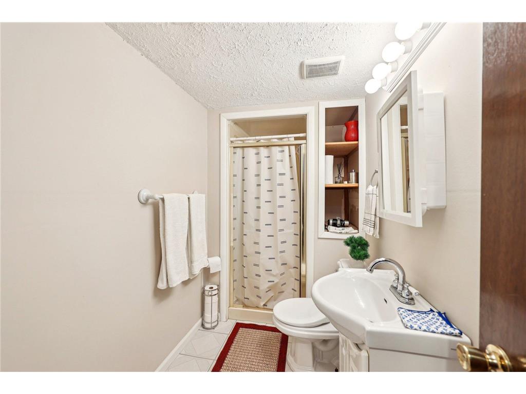 1655 W 140th Street Burnsville MN 55337 7011192 image11