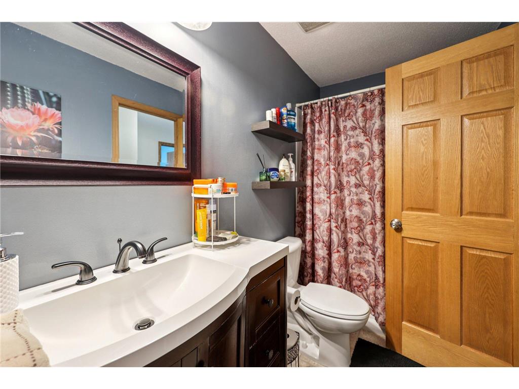 1655 W 140th Street Burnsville MN 55337 7011192 image16