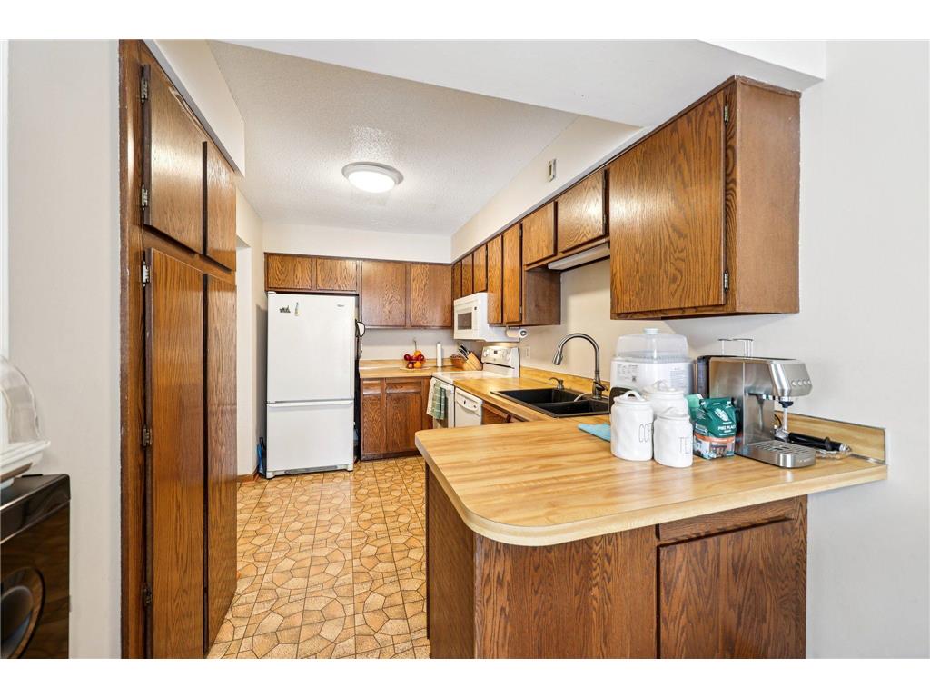 1655 W 140th Street Burnsville MN 55337 7011192 image7