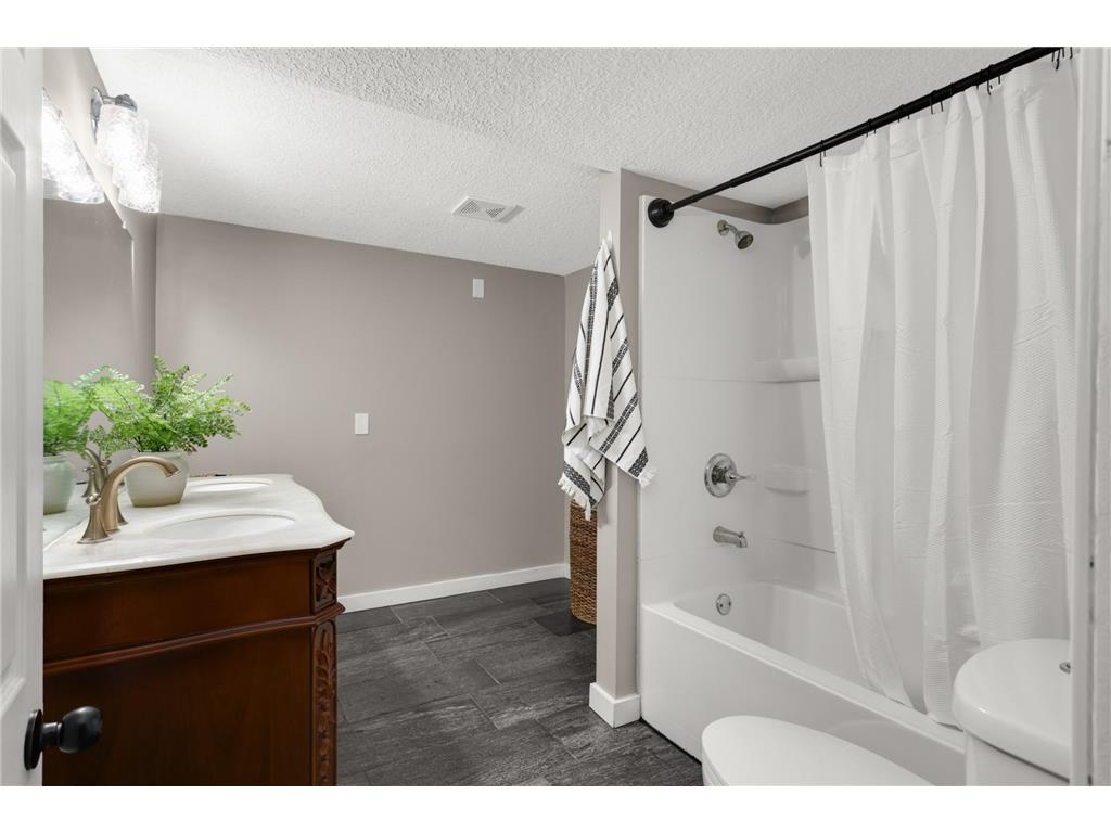 16570 22nd Street S Saint Mary's Point MN 55043 7095062 image23
