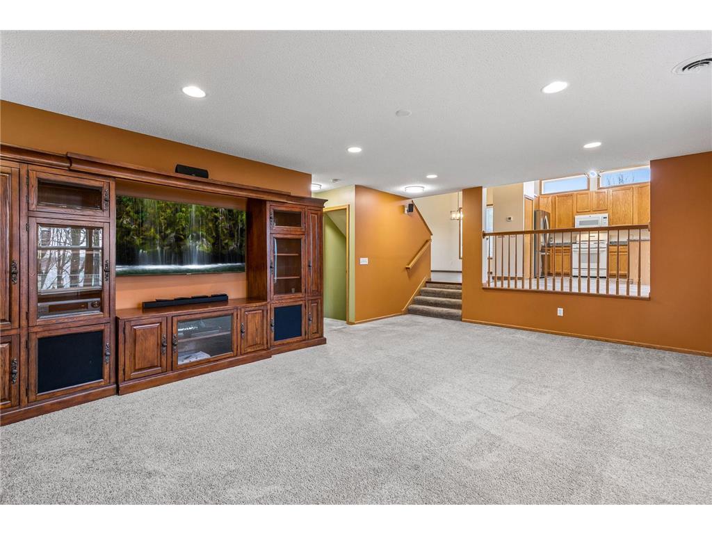 1658 Oakbrooke Circle Eagan MN 55122 7060800 image24