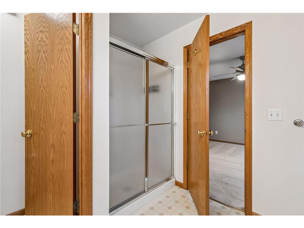 1658 Oakbrooke Circle Eagan MN 55122 7060800 image32