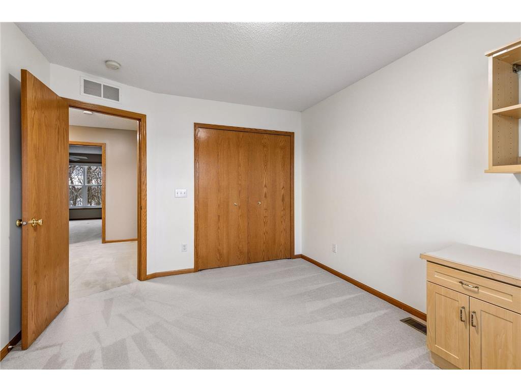 1658 Oakbrooke Circle Eagan MN 55122 7060800 image35