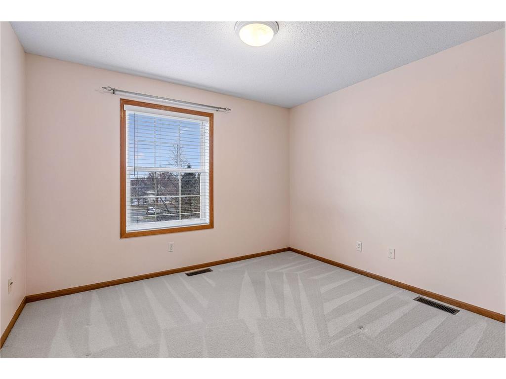 1658 Oakbrooke Circle Eagan MN 55122 7060800 image36