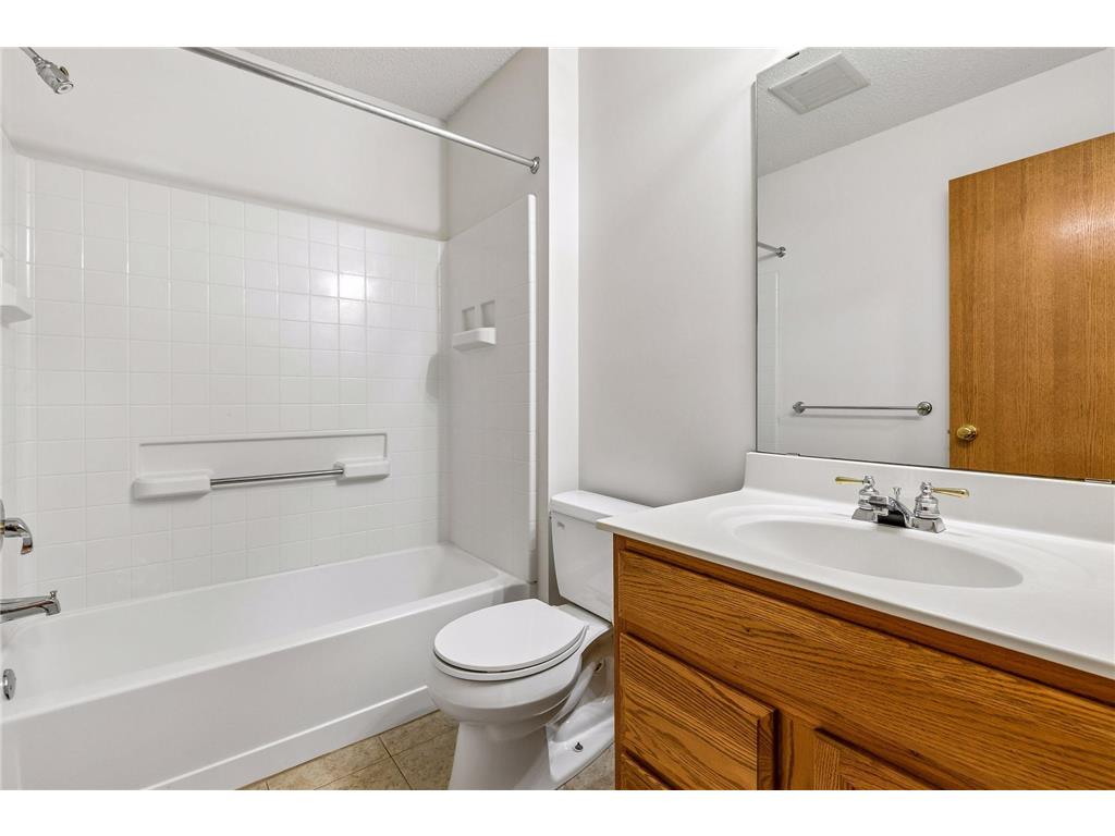 1658 Oakbrooke Circle Eagan MN 55122 7060800 image38