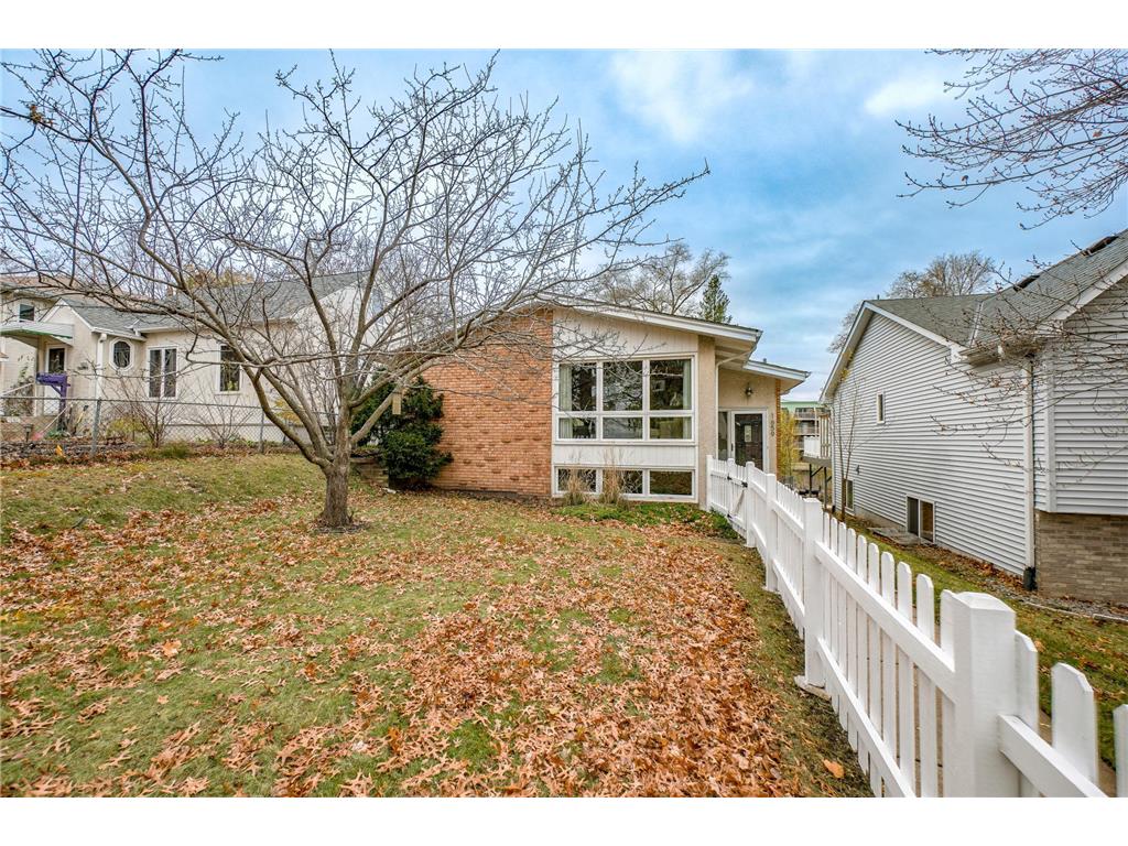 1659 Fernwood Street Saint Paul MN 55108 6614405 image1