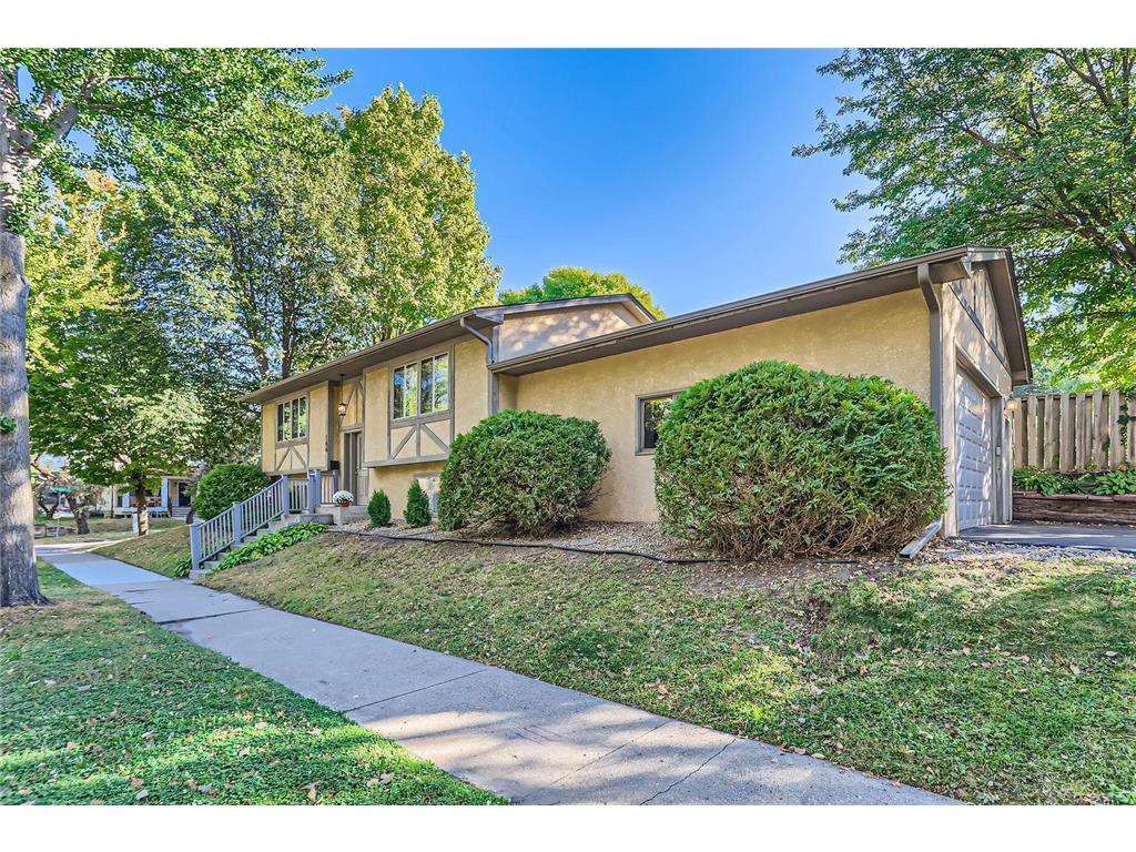 166 Cleveland Avenue S Saint Paul MN 55105 6610544 image1