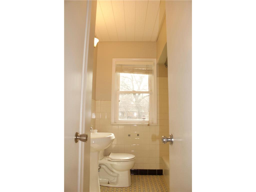 1660 Jessamine Avenue E Saint Paul MN 55106 7037406 image7