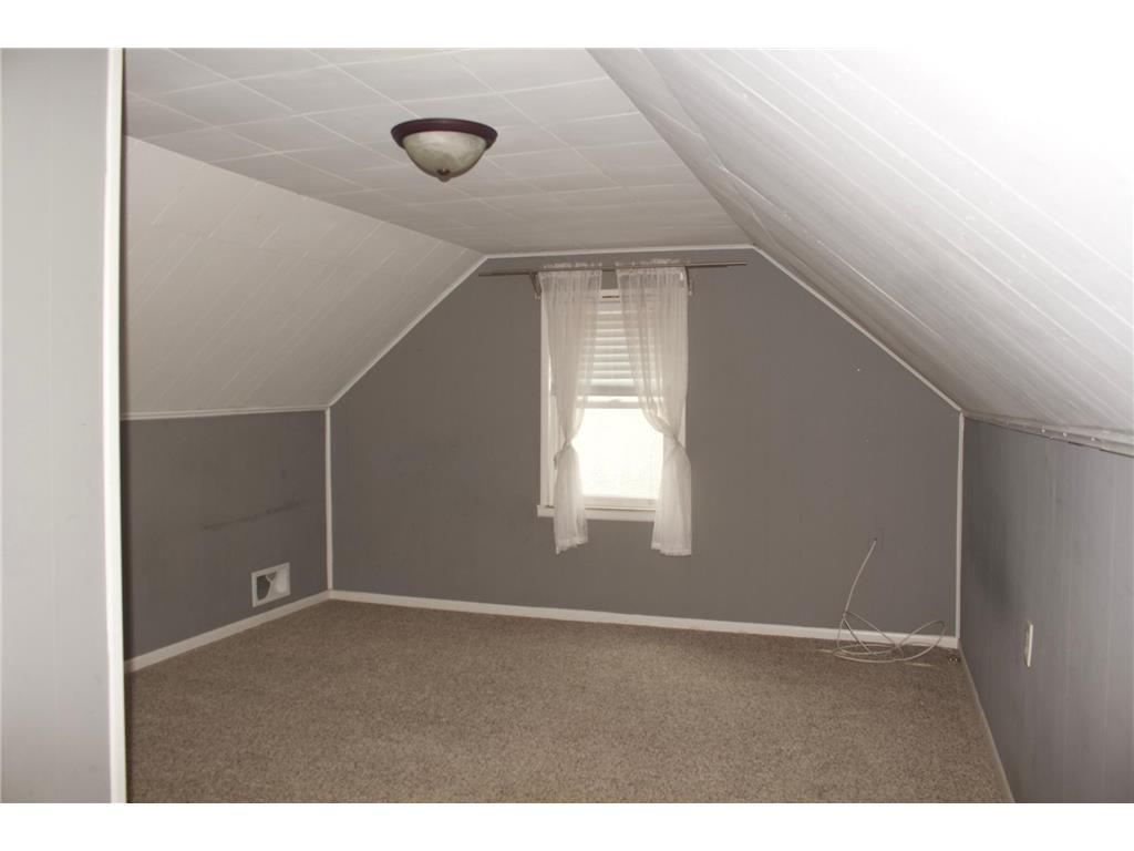 1660 Jessamine Avenue E Saint Paul MN 55106 7037406 image9