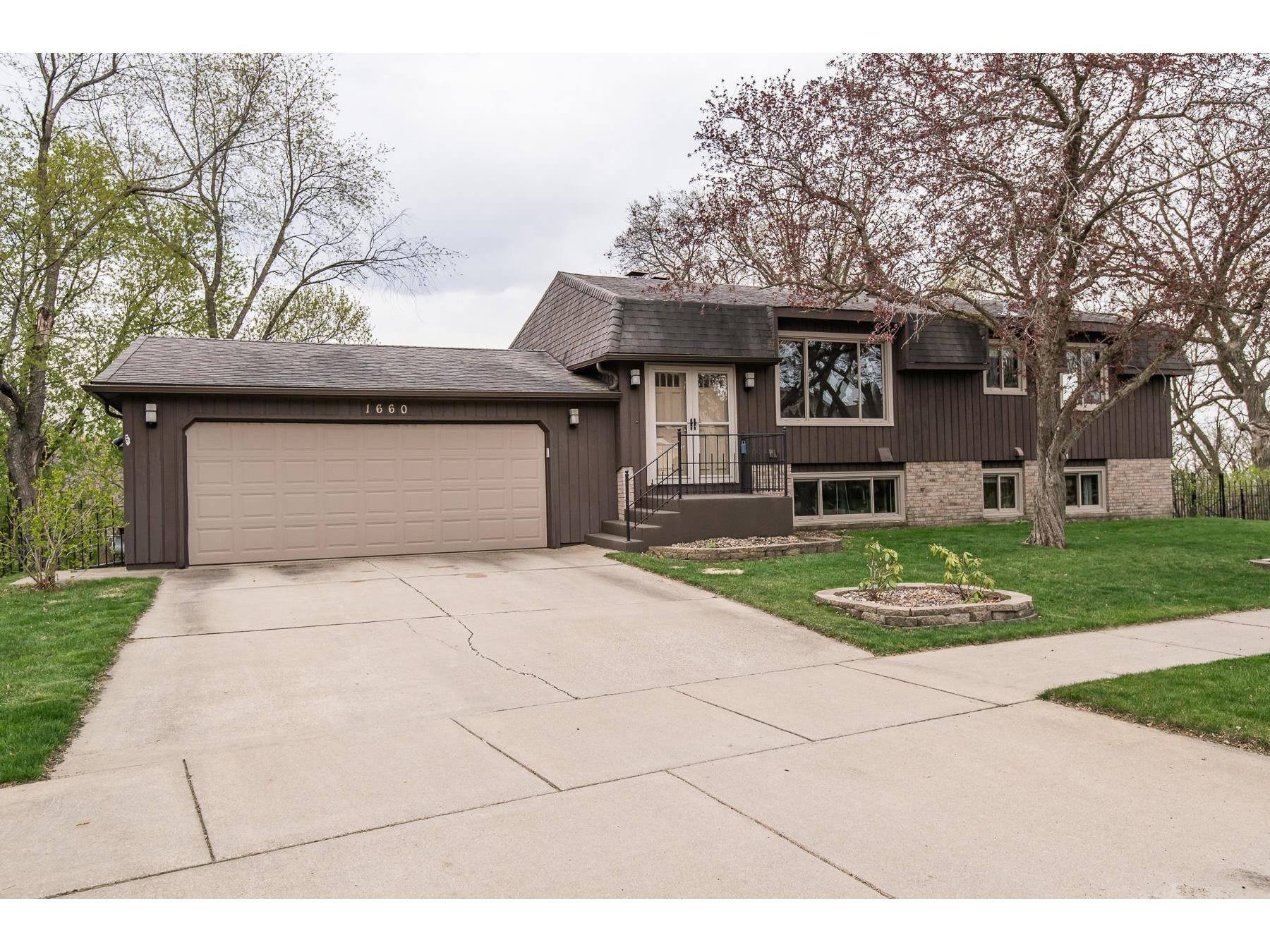 1660 Wilshire Drive NE, Rochester, MN 55906 MLS 5746921 Edina Realty