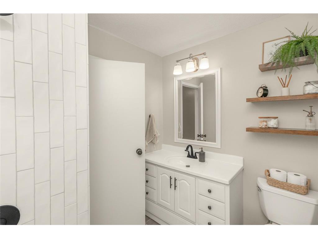 1661 Hilo Avenue N Oakdale MN 55128 7062465 image16