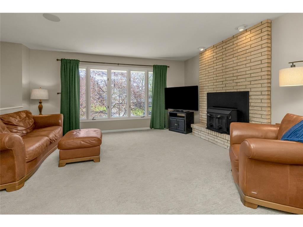 1661 Hilo Avenue N Oakdale MN 55128 7062465 image4