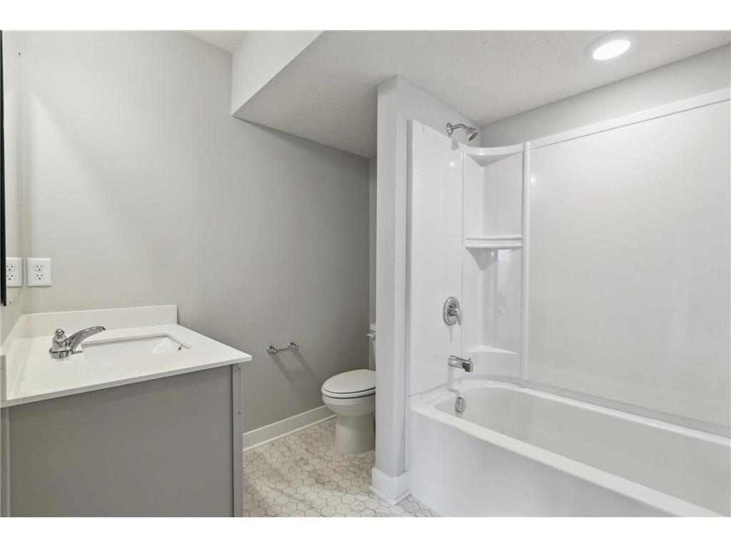 1661 Shasta Drive Shakopee MN 55379 7028249 image19