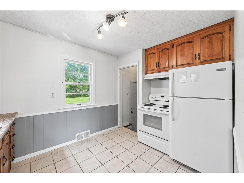 16612 Minnetonka Boulevard Minnetonka MN 55345 6769401 image8