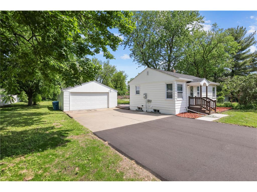 16612 Minnetonka Boulevard Minnetonka MN 55345 7071644 image2