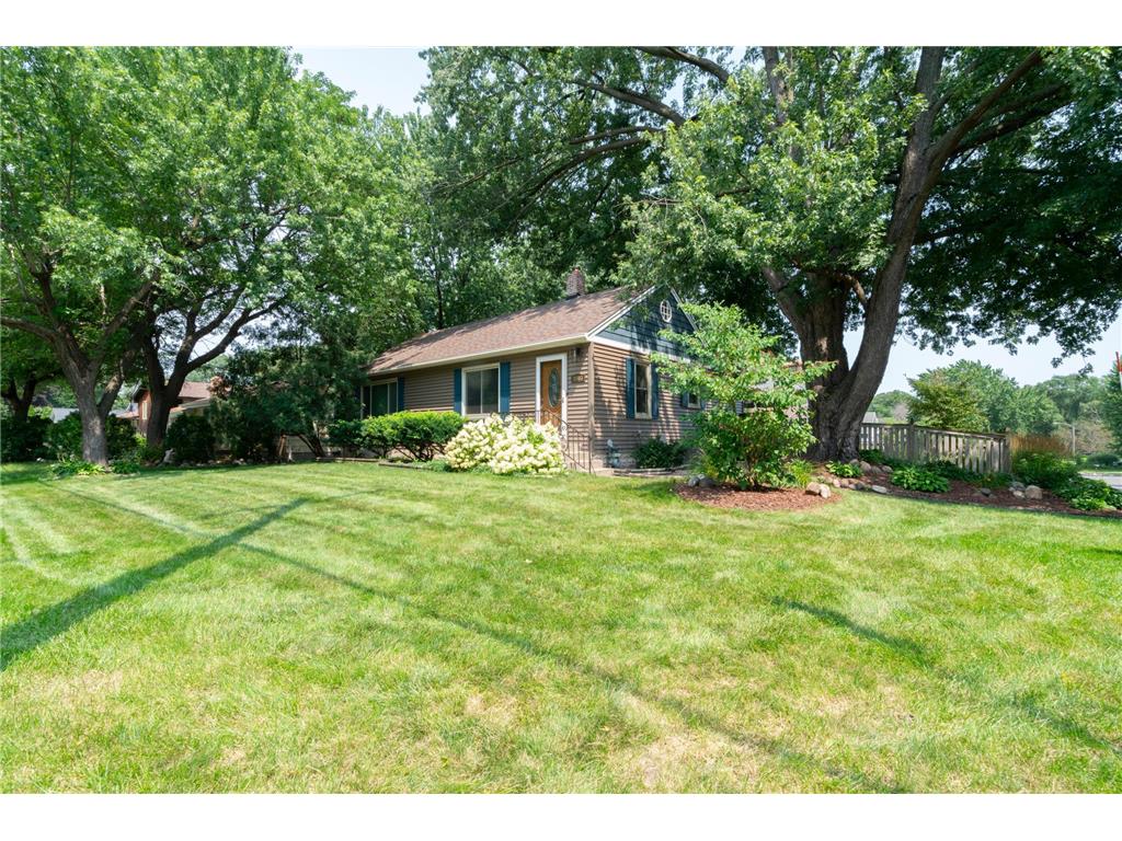 1663 Long Lake Road New Brighton MN 55112 6562749 image1