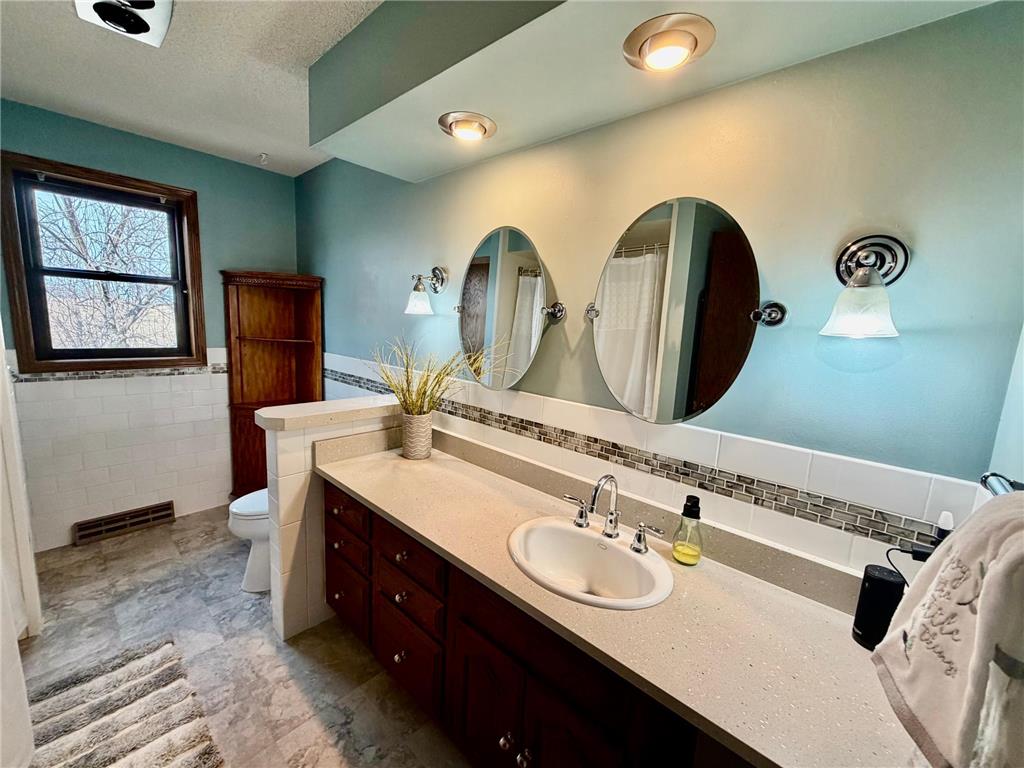 1665 Oakwood Drive Worthington MN 56187 7031622 image32