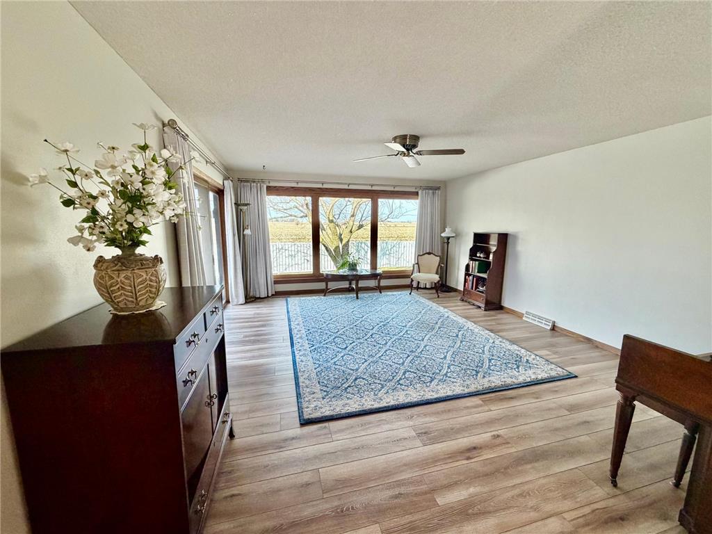 1665 Oakwood Drive Worthington MN 56187 7031622 image6