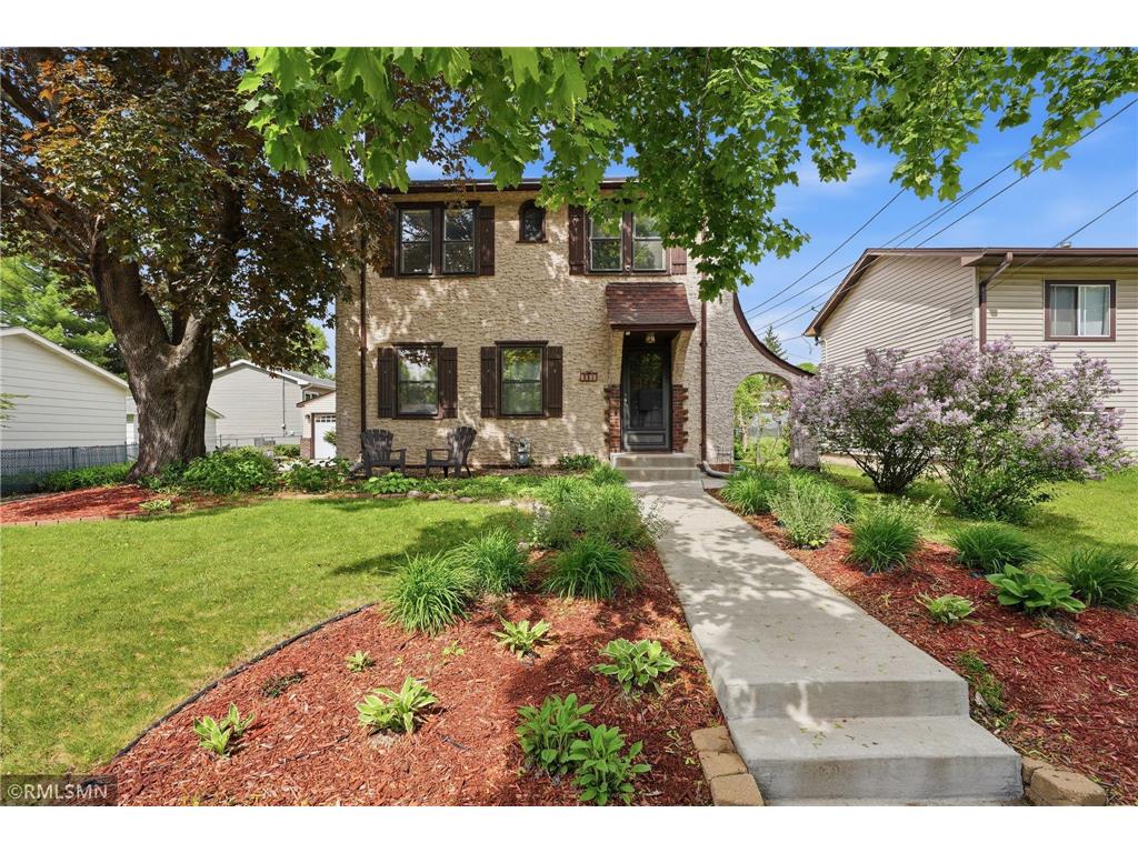 1665 Victoria Street N Saint Paul MN 55117 7081061 image1