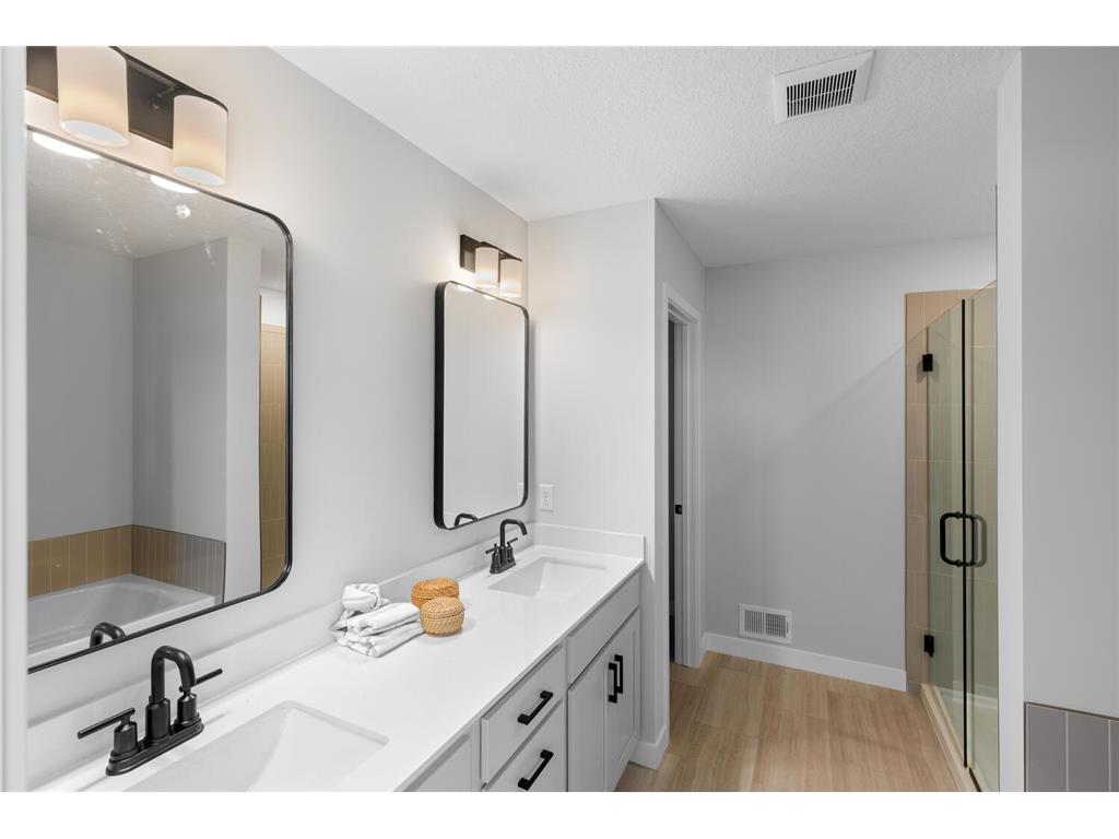 16651 S Manor Road Eden Prairie MN 55344 6824871 image11