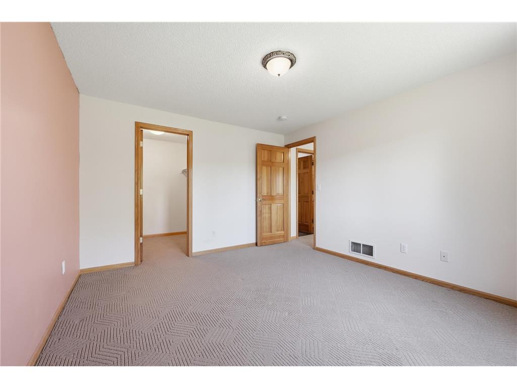 1668 Mackubin Street Saint Paul MN 55117 7076011 image24