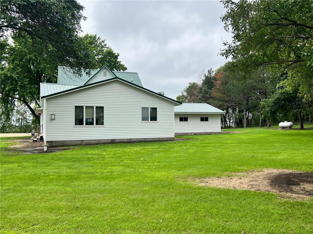 1669 211th Avenue Madison MN 56256 6776308 image8