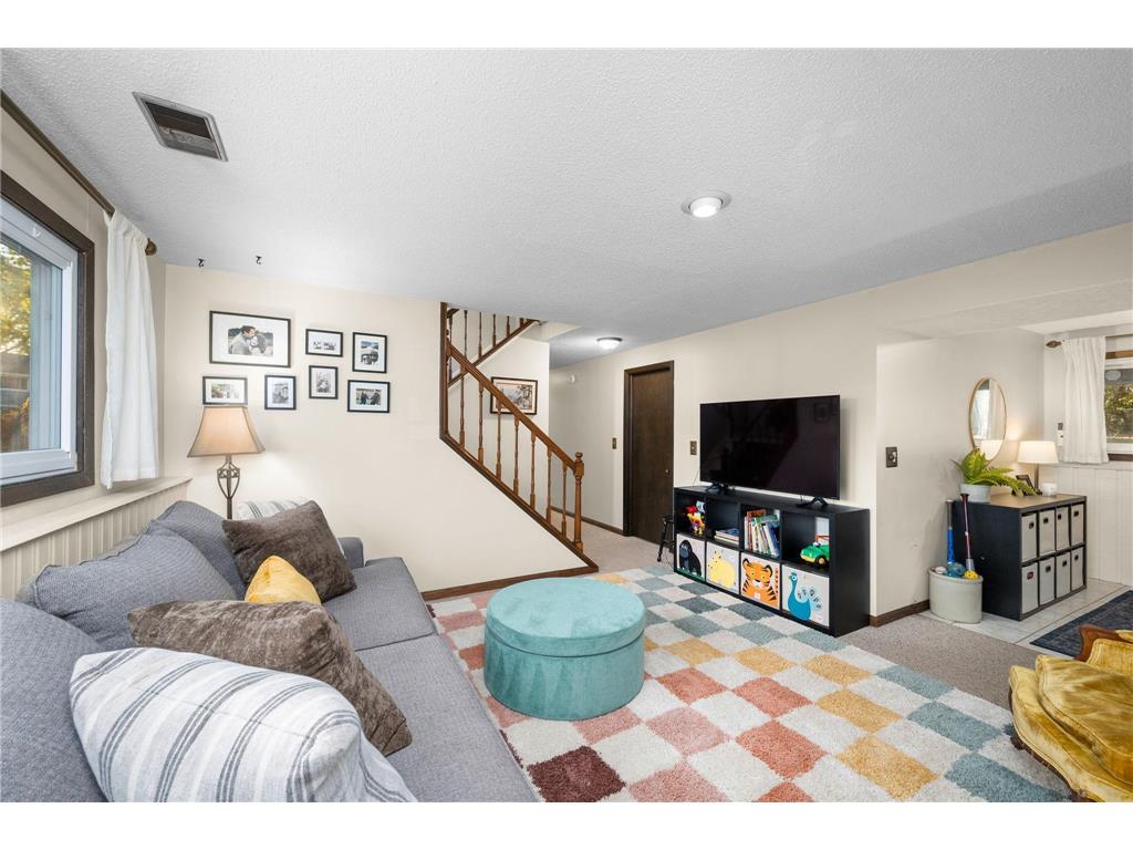 1669 Walnut Lane Eagan MN 55122 6809451 image17