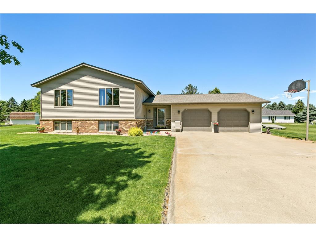 167 Meadowlark Lane SW, Melrose, MN, 56352 MLS 6553615 Edina Realty