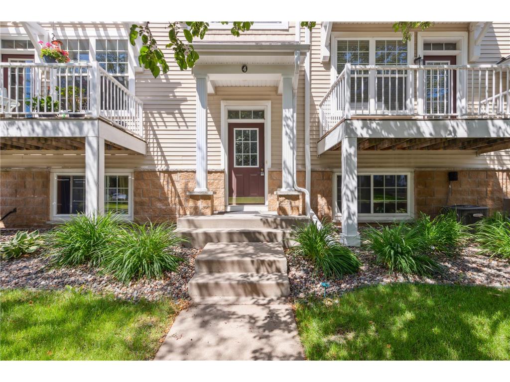 1671 Village Trail E #4 Maplewood MN 55109 6526740 image1