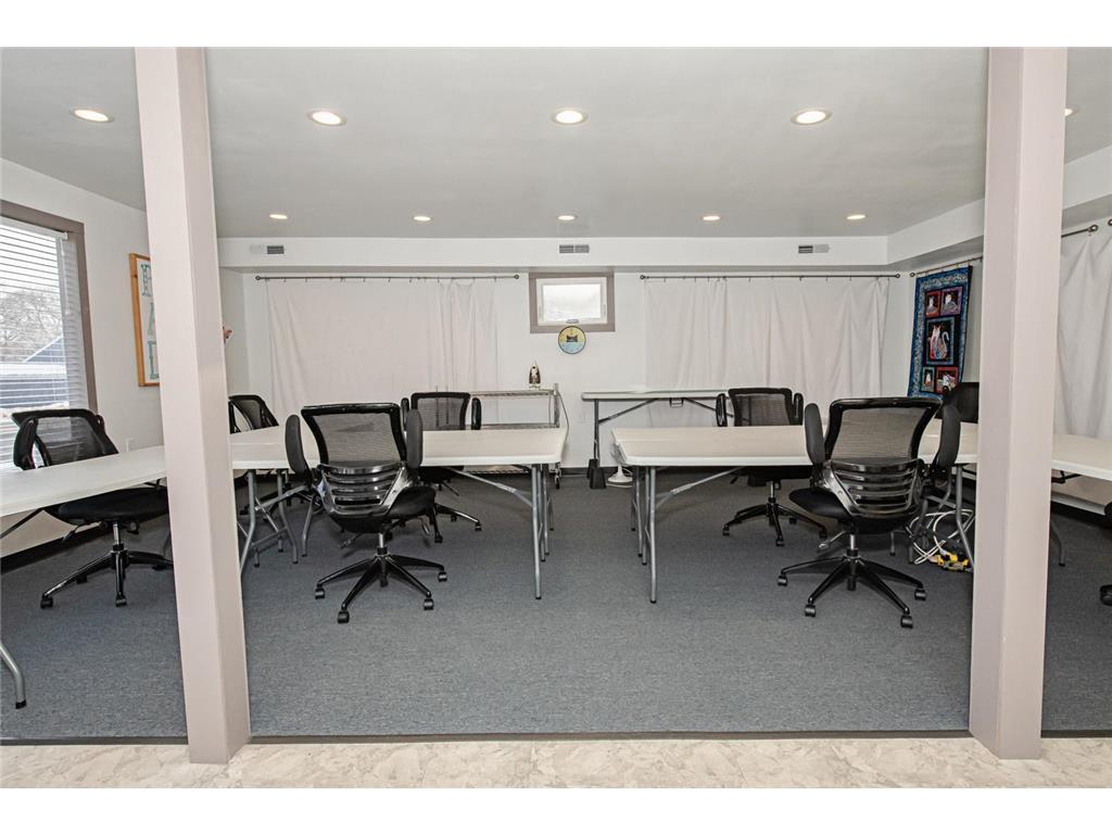 1671 W 5th Street Winona MN 55987 7003707 image10