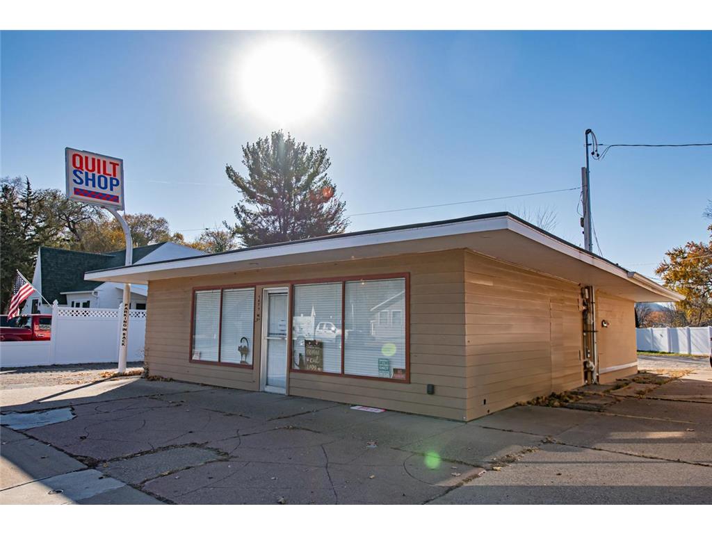 1671 W 5th Street Winona MN 55987 7003707 image3