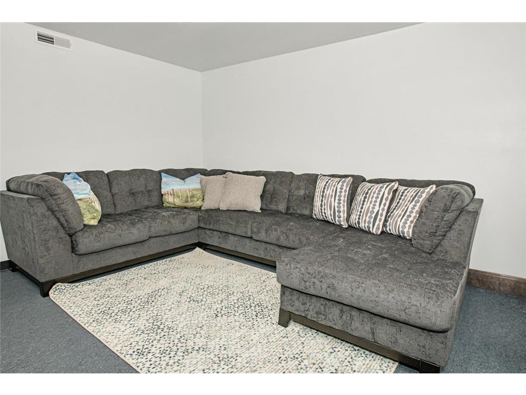 1671 W 5th Street Winona MN 55987 7003707 image31