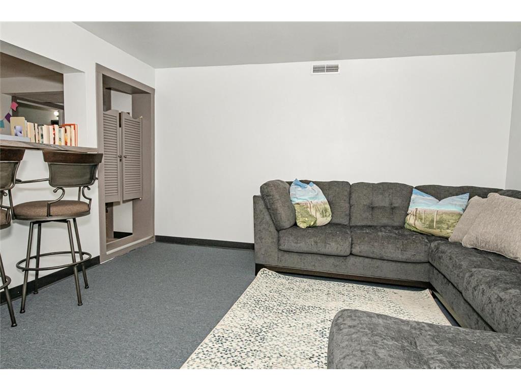 1671 W 5th Street Winona MN 55987 7003707 image32